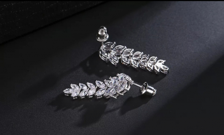 CERCEI spic MIREASA, CERCEI AUR, ACCESORII LOVELY 4U, BIJUTERII MIREASA,  cercei pietre , cercei zirconiu, cercei perle cristale, cercei finuti mireasa, cereci mici mireasaMIREASA, Cercei cu cristale , Bijuterii, Cercei, Cercei Zirconiu Cubic Etichete: cercei lacrima, cercei medii, cercei picatura, bijuterii aur, bijuterii mireasa, bijuterii nunta, cadouri pentru ea, [13]