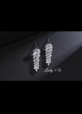 CERCEI spic MIREASA, CERCEI AUR, ACCESORII LOVELY 4U, BIJUTERII MIREASA,  cercei pietre , cercei zirconiu, cercei perle cristale, cercei finuti mireasa, cereci mici mireasaMIREASA, Cercei cu cristale , Bijuterii, Cercei, Cercei Zirconiu Cubic Etichete: cercei lacrima, cercei medii, cercei picatura, bijuterii aur, bijuterii mireasa, bijuterii nunta, cadouri pentru ea, [14]