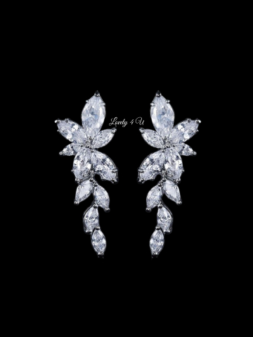 Cercei Mireasă SELLY – Eleganță și Strălucire, Cercei Zirconiu Cubic AAA Placati cu Rodiu, Cercei Eleganți Argintii pentru Mireasă, Cercei de Lux cu Strălucire de Diamant, Bijuterii de Mireasă – Cercei SELLY Handmade, Cercei Statement pentru Ocazii Speciale, Cercei Rafinați pentru Nuntă și Evenimente, Cercei Argintii cu Pietricele de Zirconiu, Cercei pentru Mireasă – Design Sofisticat, Cercei SELLY – Strălucire și Eleganță Premium,Cercei mireasa, Bijuterii mireasa, cercei mireasa cu pietricele, cercei cu șurub, CERCEI LOVELY 4 U [3]