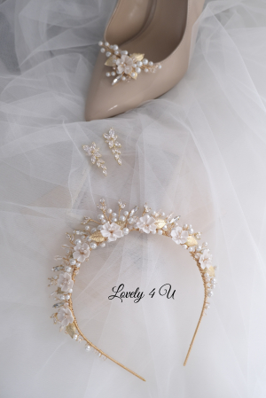 Coronita de lux, Coronita mireasa, Coronita  cu perle. Coronita mireasa cu perle, Accesorii mireasa, Coronita mireasa cu flori, Diadema mireasa, Tiara mireasa, Bijuterii mireasa de lux, Accesorii Lovely 4 U, lovely4u.ro, accesoriu auriu mireasa, accesoriu pentru par, coronita aurie, coronita mireasa, diadema mireasa, tiara cu frunze aurii, TIARA MIREASA, tiara nunta, accesorii LOVELY 4 U, Coronita de lux, mireasa 2024, coronita cu perle mireasa, coroana mireasa, coronita inalta mireasa, coronita premium, coronite de par pentru mirese [16]