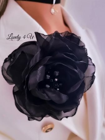 accesorii Lovely 4 U, accesorii realizate manual, brosa floare mare neagra, floare neagra cu perle, colier floare neagra mare,  set accesorii, set bijuterii dama, funda neagra , choker cu catifea, colier invizibil, set accesorii personalizat, accesorii elegante pentru doamne, accesorii casual, idei cadouri de craciun, cadouri pentru ea, agrafa floare neagra, seturi handmade, set cadouri pentru craciun, set agrafa neagra si colier, set cadou craciun, set cadou fete, set cadou pentru ea, accesoriu floare neagra. cadou craciun, cadou premium, CADOU DEOSEBIT, CADOU SPECIAL, CADOU DE CRACIUN,  Idei de cadouri unice, Idei cadouri craciun, Idei de cadouri de craciun pentru prieteni, Seturi cadou craciun, Cadouri craciun ieftine, [3]