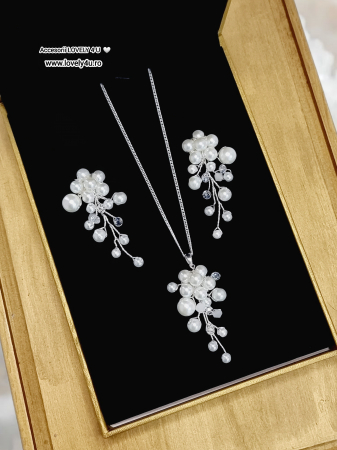 set bijuterii mireasă, cercei cu perle și cristale, pandantiv argint 925, lanț bijuterii mireasă, bijuterii IRINA, accesoriu păr nunta, bijuterii personalizabile, accesorii elegante pentru mirese, Lovely 4 U, bijuterii handmade România, set bijuterii bridal, bijuterii de colecție mireasă [3]