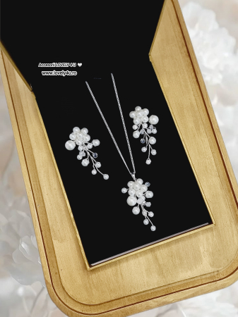 set bijuterii mireasă, cercei cu perle și cristale, pandantiv argint 925, lanț bijuterii mireasă, bijuterii IRINA, accesoriu păr nunta, bijuterii personalizabile, accesorii elegante pentru mirese, Lovely 4 U, bijuterii handmade România, set bijuterii bridal, bijuterii de colecție mireasă [6]