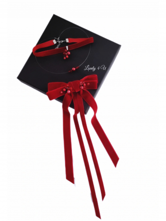 IDEI CADOURI DE CRACIUN - SET ACCESORII , BIJUTERII, BROSE PENTRU CRACIUN - accesorii Lovely 4 U, catifea rosie, funda catifea rosie, choker catifea rosie, perle , accesorii realizate manual, set accesorii, set bijuterii dama, funda neagra , choker cu catifea, colier invizibil, set accesorii personalizat, accesorii elegante pentru doamne, accesorii casual, idei cadouri de craciun, cadouri pentru ea, agrafa catifea, seturi handmade, set cadouri pentru craciun, set agrafa neagra si colier, set cadou craciun, set cadou fete, set cadou pentru ea, fundita catifea. cadou craciun, cadou premium, CADOU DEOSEBIT, CADOU SPECIAL, CADOU DE CRACIUN,  Idei de cadouri unice, Idei cadouri craciun, Idei de cadouri de craciun pentru prieteni, Seturi cadou craciun, Cadouri craciun ieftine,