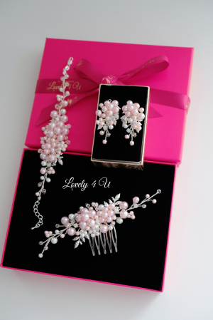 SET MIREASA, SET BIJUTERII MIREASA, SET ACCESORII MIREASA, SET ACCESORII NUNTA, SET BIJUTERII, SET BIJUTERII PERLE, SET BIJUTERII ROZ, ACCESORII LOVELY4U, BIJUTERII MIREASA,SET ARGINT, CERCEI ROZ, SET