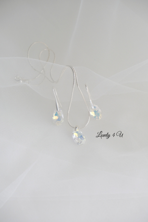 Set SWAROVSKI cristale picătura -cercei și lănțișor [1]