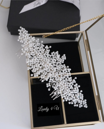 Diadema mireasă TEODORA - accesoriu de lux placat cu argint, Diademă handmade cu perle și cristale pentru mireasă, Diadema TEODORA - eleganță și rafinament pentru ziua nunții, Accesoriu mireasă premium - diademă cu perle și cristale, Diademă strălucitoare TEODORA - accesorii mireasă handmade, Bijuterii mireasă - diademă argintie cu fixare pieptăn, Accesoriu păr mireasă TEODORA - diademă versatilă și elegantă, Diademă nuntă - perle și cristale placate cu argint, Lovely 4 U - diademă mireasă rafinată pentru coafuri elegante, Accesorii de păr pentru mirese - diademă TEODORA handmade, [3]