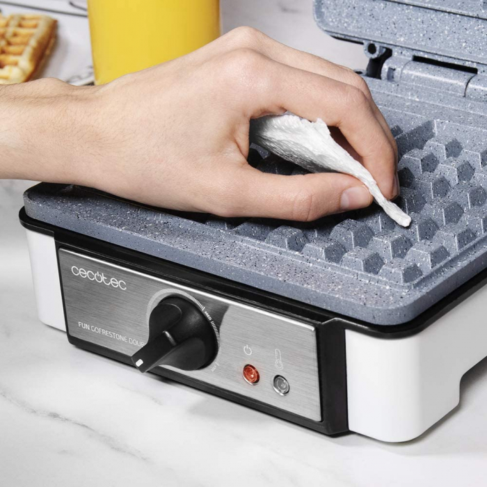 Aparat pentru preparat vafe gofre Cecotec Fun Gofrestone Double, 1200W, Termostat ajustabil, Invelis antiaderent [4]