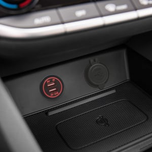 Încărcător auto cu lumină roșie [1]