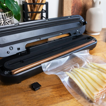 Aparat de vidat alimente Cecotec SealVac Easy Magnetik, vidare uscata si umeda, latime 30 cm, 8 moduri, taiere folie, 90W [5]