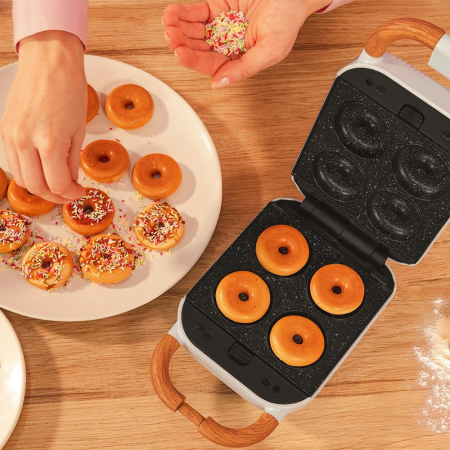 Sandwich maker Cecotec Rock nToast Retro One,  3 in 1, 700W, Sandwich, Gofre, Gogosi [1]