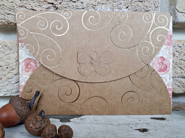 Invitatie de botez eleganta maro cu flori si model auriu - cod 2717 [3]