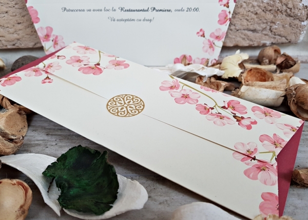 Invitatie de botez delicata crem / bej cu model roz si flori - 2673 [3]