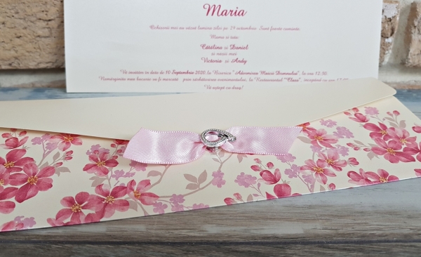 Invitatie de botez delicata crem / bej cu flori roz si funda - cod 5492 [3]