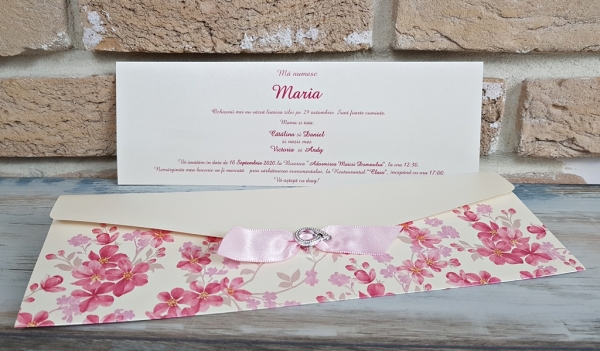 Invitatie de botez delicata crem / bej cu flori roz si funda - cod 5492 [2]
