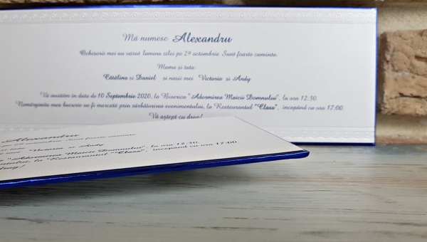 Invitatie de botez de lux alba cu model albastru - cod 6186 [3]