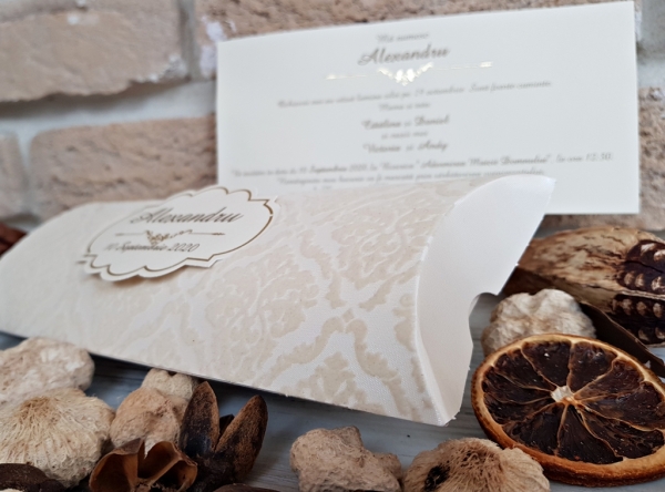 Invitatie de botez vintage crem / bej cu model auriu - cod 5505 [4]