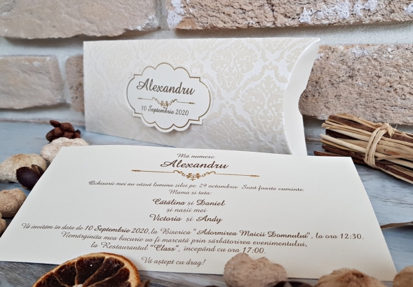 Invitatie de botez vintage crem / bej cu model auriu - cod 5505 [2]
