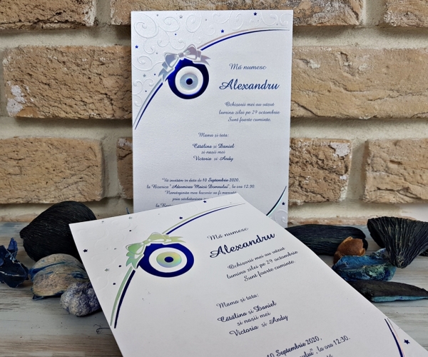 Invitatie de botez eleganta alba cu albastru si model in relief - cod 6198 [3]