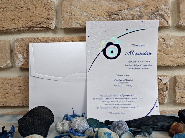 Invitatie de botez eleganta alba cu albastru si model in relief - cod 6198 [1]