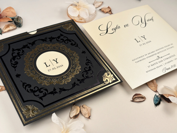 Invitatie de nunta baroc ivory cu plic negru si auriu - cod 85865 [3]