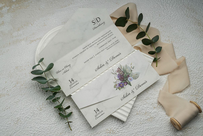 Invitatie de nunta cu flori mov si model de marmura - cod 9315 [2]