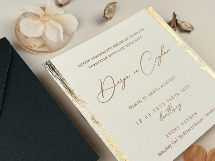 Invitatie de nunta de lux ivory cu margini aurii si plic negru - cod 96945 [2]