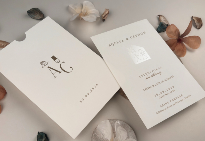 Invitatie de nunta eleganta alba cu argintiu si model de miri in relief - cod 13327 [2]