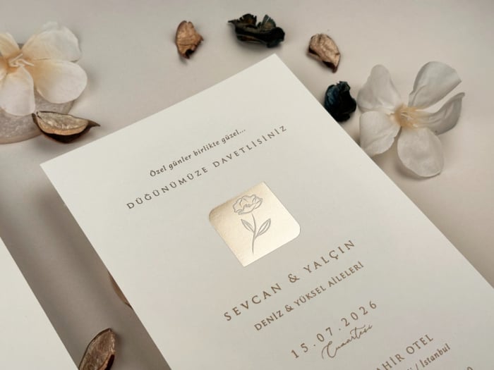 Invitatie de nunta eleganta alba cu sidef auriu - cod 13321 [3]