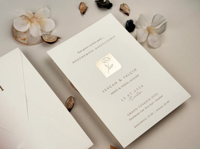 Invitatie de nunta eleganta alba cu sidef auriu - cod 13321 [2]