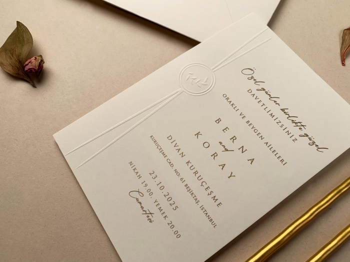 Invitatie de nunta eleganta cu detalii sidefate pe plic - cod 12282 [2]