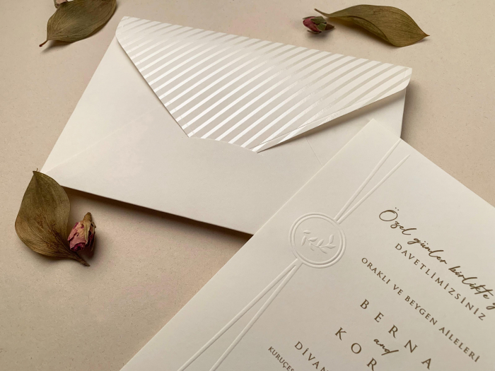 Invitatie de nunta eleganta cu detalii sidefate pe plic - cod 12282 [3]
