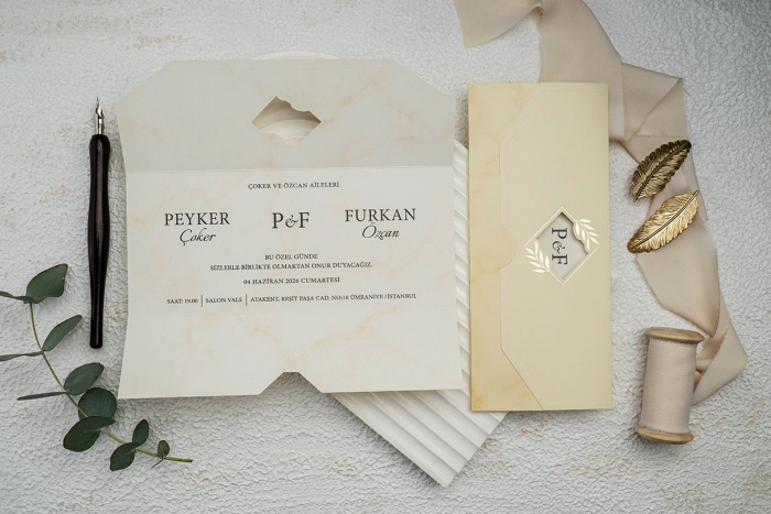 Invitatie de nunta eleganta crem / bej cu model auriu - cod 9326 [2]