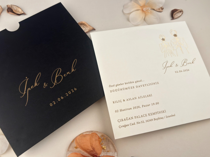 Invitatie de nunta eleganta ivory cu auriu cu plic negru si miri - cod 13328 [3]