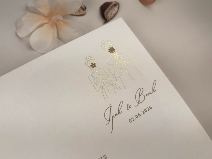 Invitatie de nunta eleganta ivory cu auriu cu plic negru si miri - cod 13328 [2]