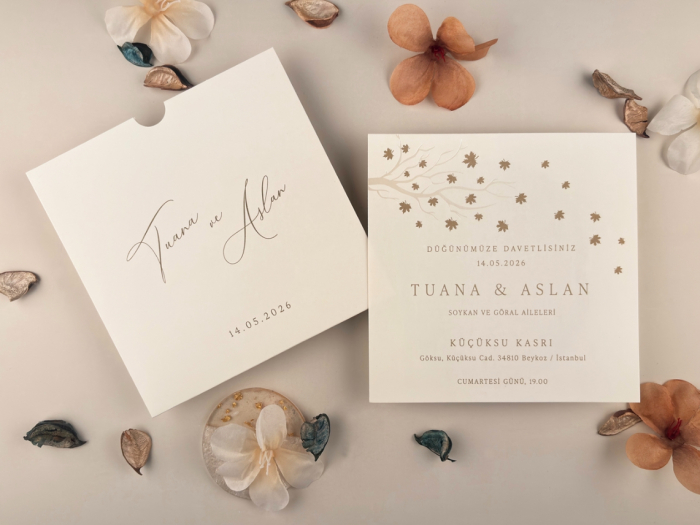 Invitatie de nunta ivory cu maro si model sidefat de frunze - cod 13333 [1]