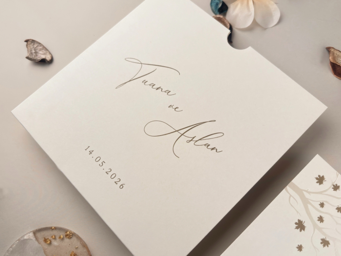 Invitatie de nunta ivory cu maro si model sidefat de frunze - cod 13333 [2]