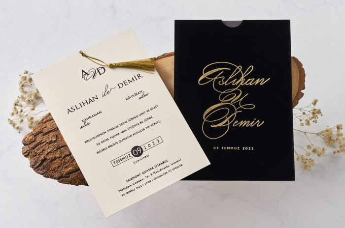 Invitatie de nunta de lux crem / bej cu plic negru din catifea - cod 1117 [2]
