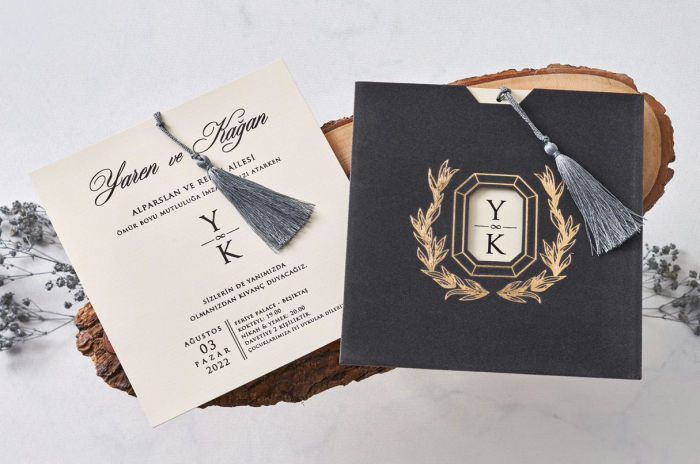Invitatie de nunta baroc crem / bej cu plic negru si decupaj auriu - cod 1128 [3]