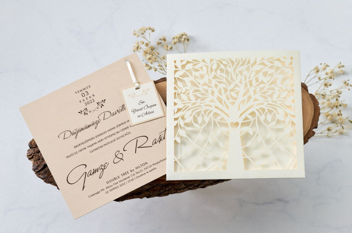 Invitatie de nunta de lux crem / bej cu plic decupat - cod 1167 [2]