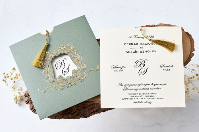 Invitatie de nunta baroc verde cu decupaj auriu si snur - cod 1182 [2]