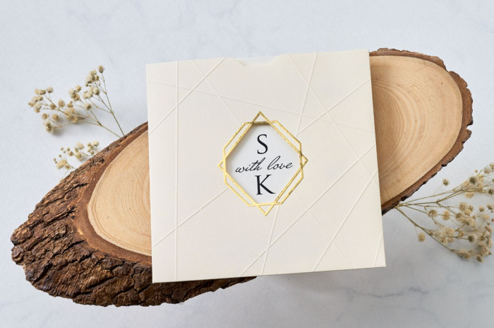 Invitatie de nunta delicata crem / bej cu decupaj auriu cod - 1183 [1]