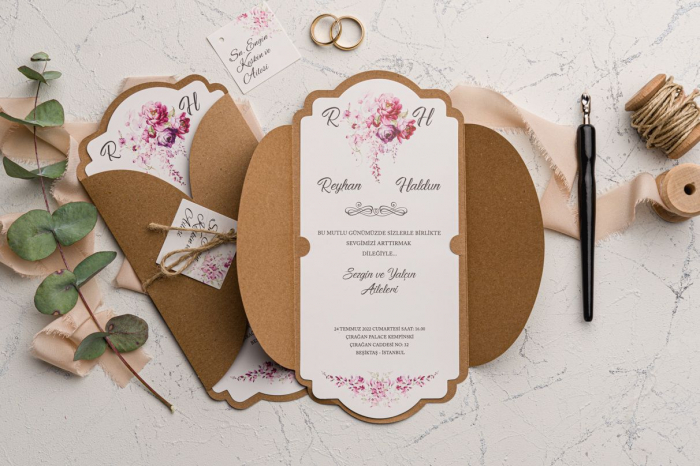 Invitatie de nunta cu model floral alb cu roz si snur - cod 9114 [2]