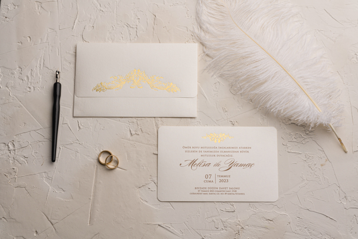 Invitatie de nunta eleganta alba cu model auriu - cod 9126 [2]