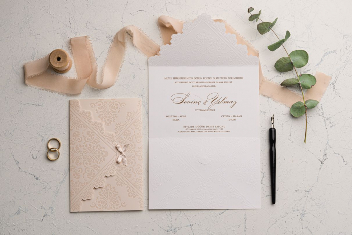 Invitatie de nunta baroc roz de tip plic cu funda - cod 9127 [2]