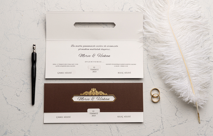 Invitatie de nunta baroc alba cu maro si decupaj auriu - cod 9139 [2]
