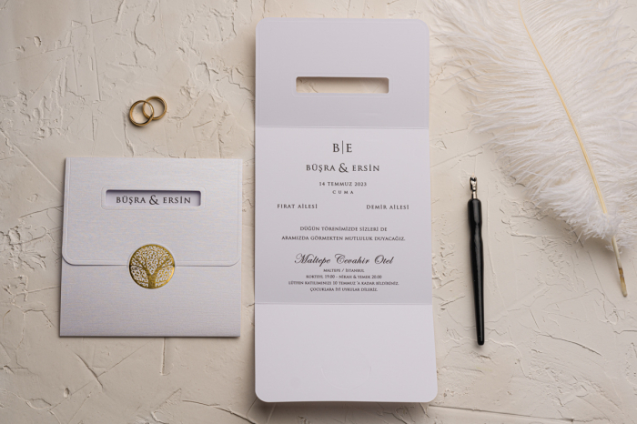 Invitatie de nunta eleganta alba cu model auriu - cod 9148 [2]