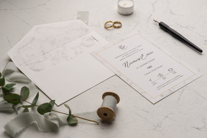 Invitatie de nunta eleganta alba cu model de marmura si auriu - cod 9151 [2]