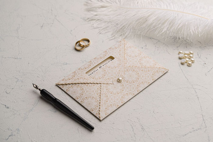 Invitatie de nunta florala crem / bej de tip plic - cod 9155 [2]