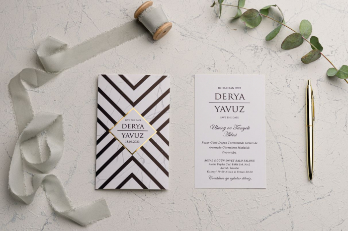 Invitatie de nunta eleganta alba cu negru si model auriu - cod 9174 [2]